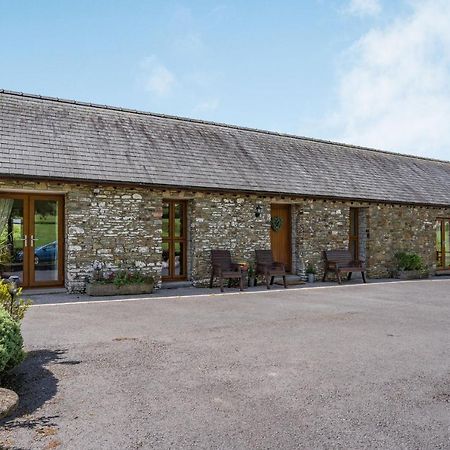 Ysgubor Hir Villa Llanedy Екстериор снимка