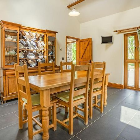 Ysgubor Hir Villa Llanedy Екстериор снимка