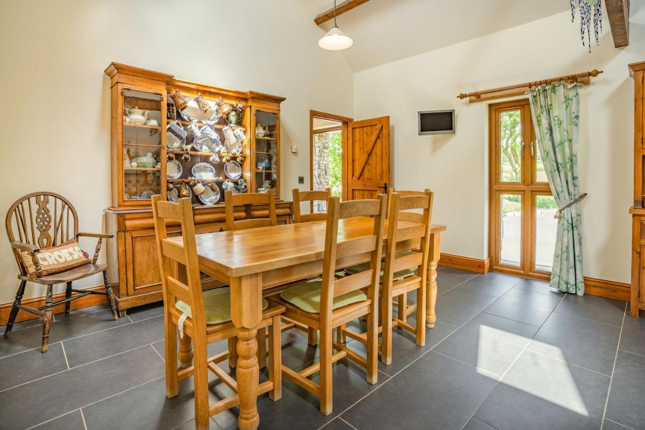 Ysgubor Hir Villa Llanedy Екстериор снимка