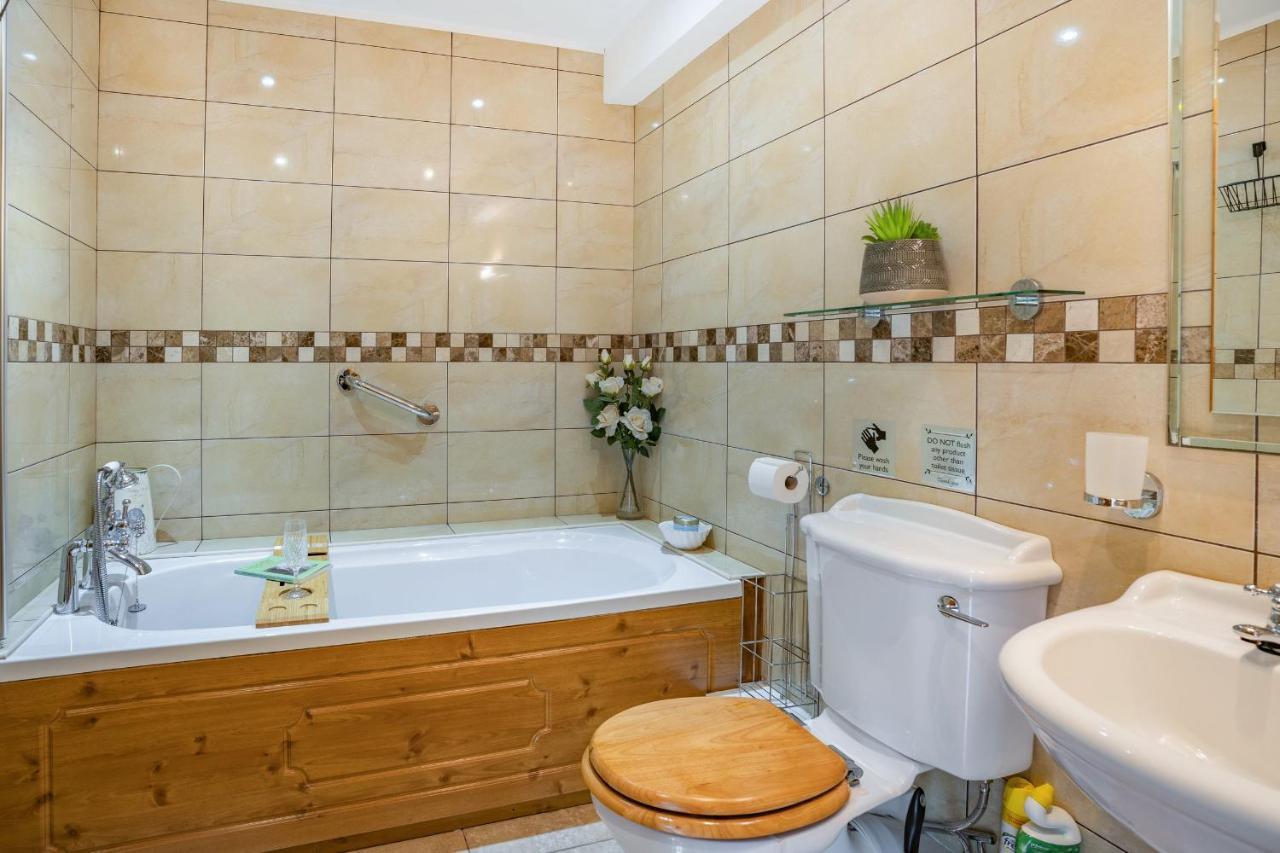 Ysgubor Hir Villa Llanedy Екстериор снимка